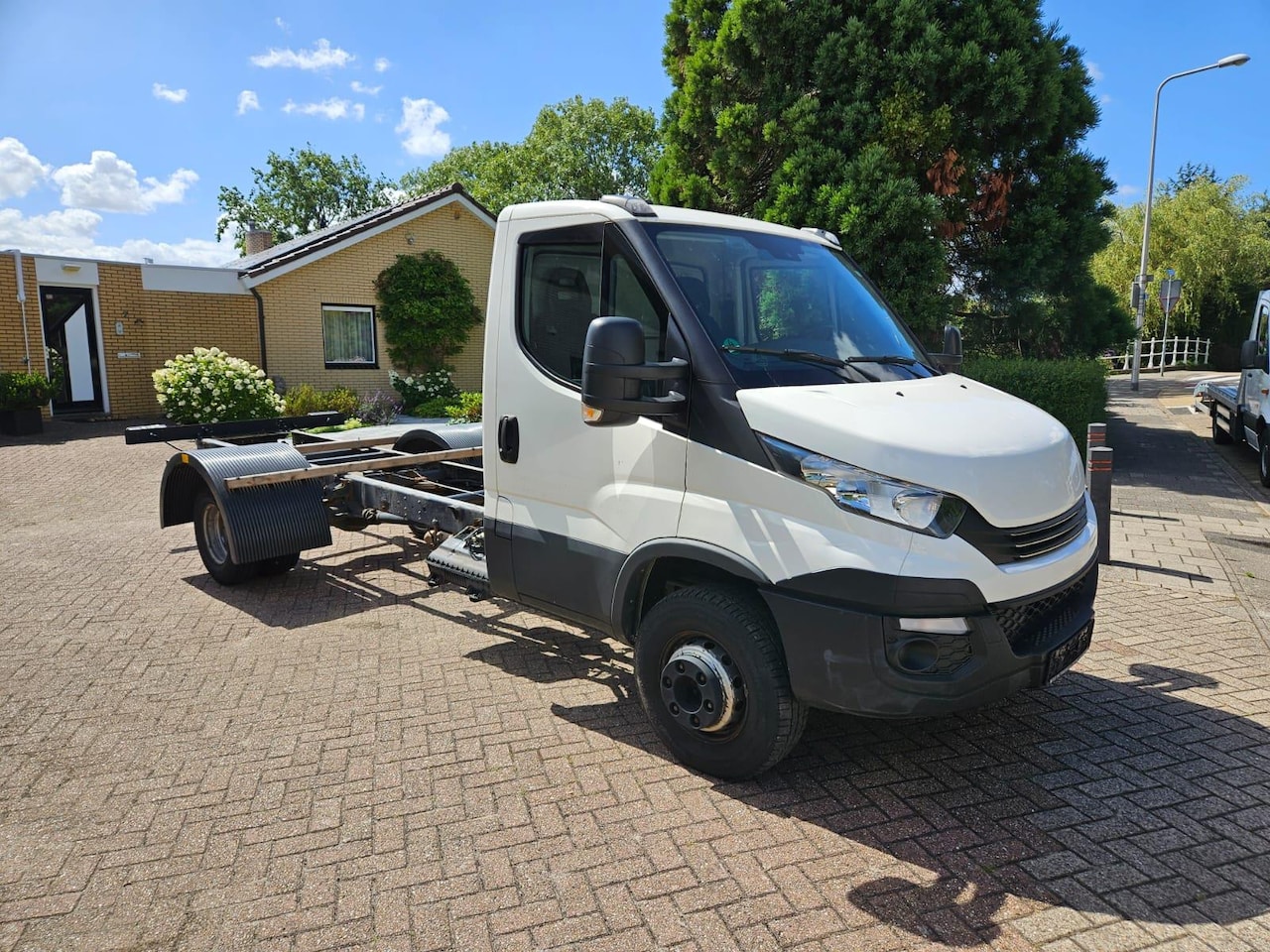 Iveco Daily - 70C18 3.0 Chassis Cabine Laadbak - oprijwagen Automaat - AutoWereld.nl