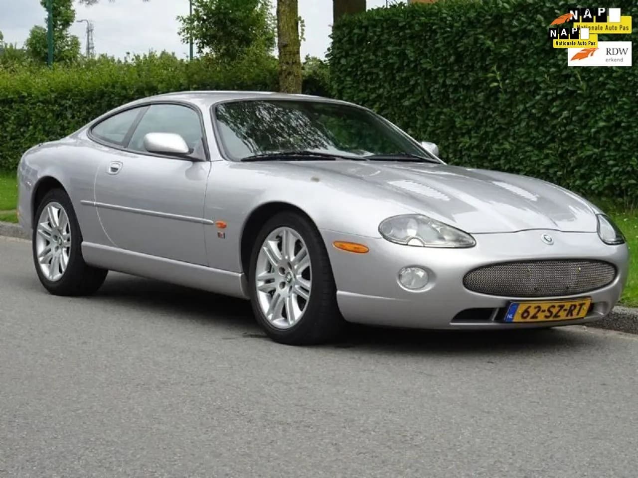 Jaguar XKR - 4.2 V8 Coupé Supercharged *396PK!! **YOUNGTIMER ** - AutoWereld.nl