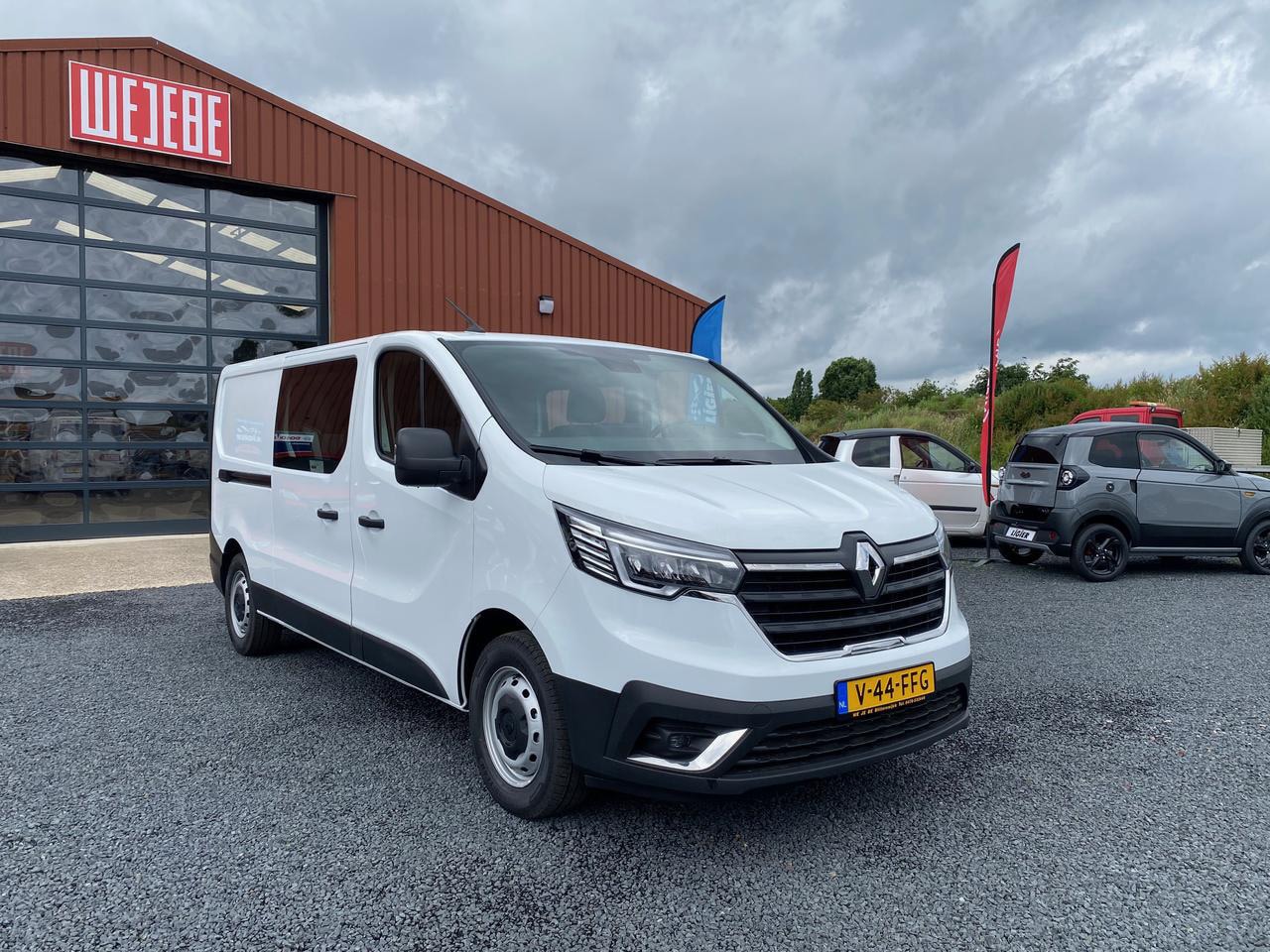 Renault Trafic - 2.0DCI 150PK L2H1 DC 2X SCHUIFDEUR NAVI CARPL - AutoWereld.nl