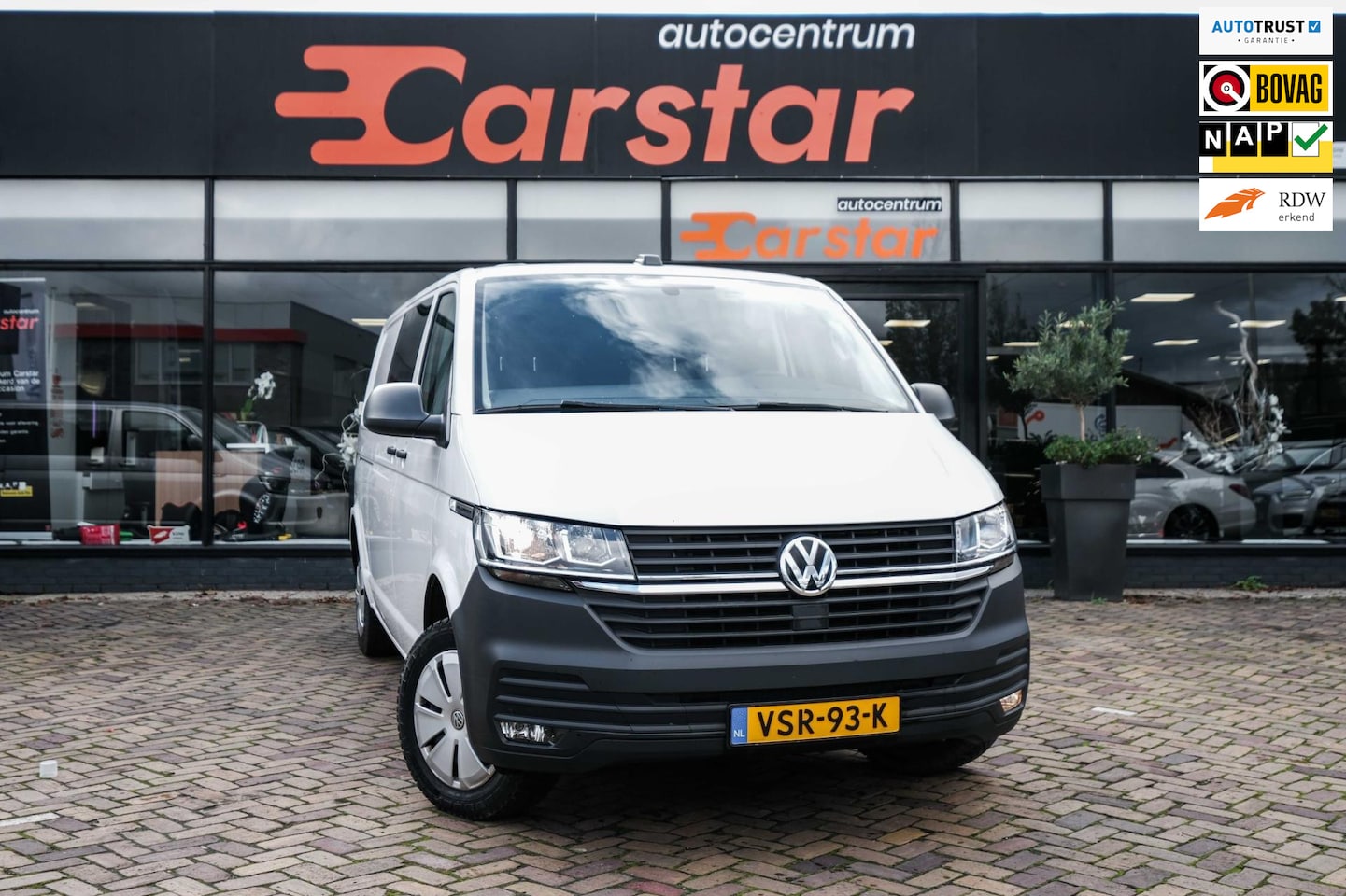 Volkswagen Transporter - 2.0 TDI L2H1 30 DC Comfortline|Airco|Cruise|Trekhaak - AutoWereld.nl