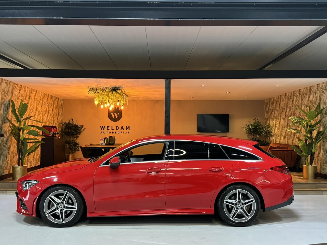 Mercedes-Benz CLA-klasse Shooting Brake - 180 AMG Edition Garantie Groot Scherm Xenon Alcantara Navi Carplay Rijklaar - AutoWereld.nl