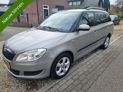 Skoda Fabia Combi - 1.2 TSI Elegance stoelverw pdc cruise climat boekjes etc