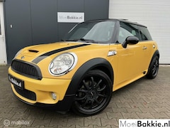 MINI John Cooper Works - 1.6 S JCW-Pack / Xenon / Leder / NAP / Pano