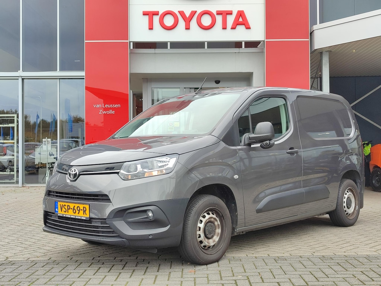 Toyota ProAce City - 1.5 D-4D Live TREKHAAK CRUISE AIRCO CAMERA PARK-SENSOREN BLUETOOTH PRIVACY GLASS NL-AUTO - AutoWereld.nl