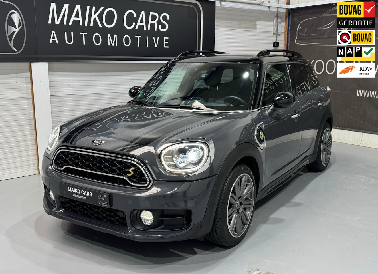 MINI Countryman - Mini 1.5 SE 225 PK PLUG-IN Dark Grey - AutoWereld.nl