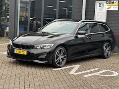 BMW 3-serie Touring - 330i Executive Edition/M-PAKKET/CAMERA/NAVI/LED/NL-AUTO NAP