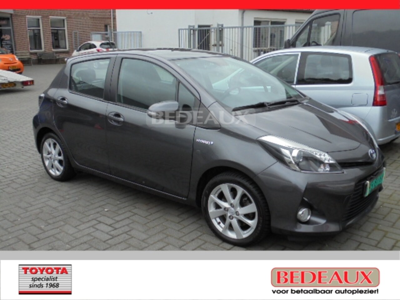 Toyota Yaris - 1.5 Full Hybrid 100pk 5D Aut Dynamic Sport bij Toyota specialist met 1 jaar Bovag garantie - AutoWereld.nl