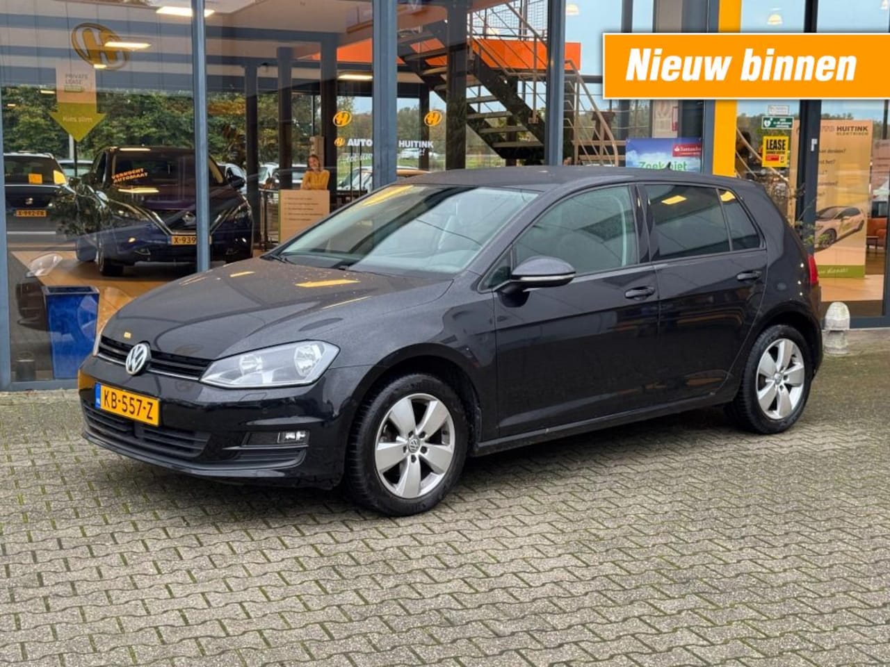 Volkswagen Golf - 1.2 TSI Connected Series - Adaptive cruise - stoelverwarming - AutoWereld.nl