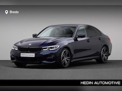 BMW 3-serie - Sedan 330i High Executive Edition | Ambiente verlichting | Head-Up Display | Driving Assis