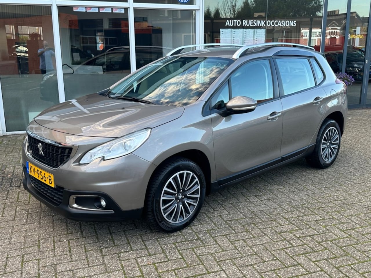 Peugeot 2008 - 1.2 PURET. BLUE LION - AutoWereld.nl