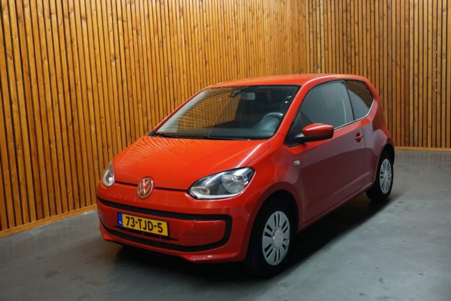 Volkswagen Up! - 1.0 MOVE UP/ AIRCO/ LICHTE SCHADE - APK 2-2025 - AutoWereld.nl