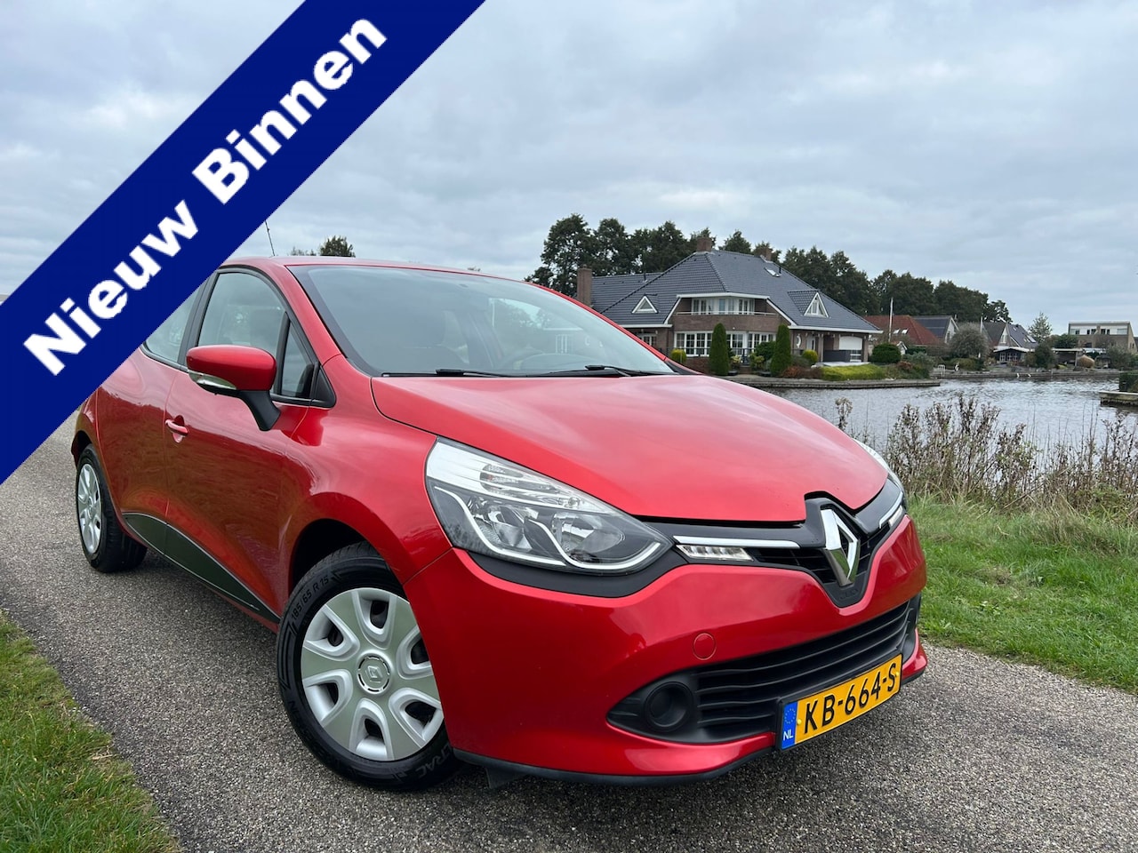 Renault Clio - 0.9 TCe 90 PK Eco2 Expression Airco / Cruise / Navigatie - AutoWereld.nl