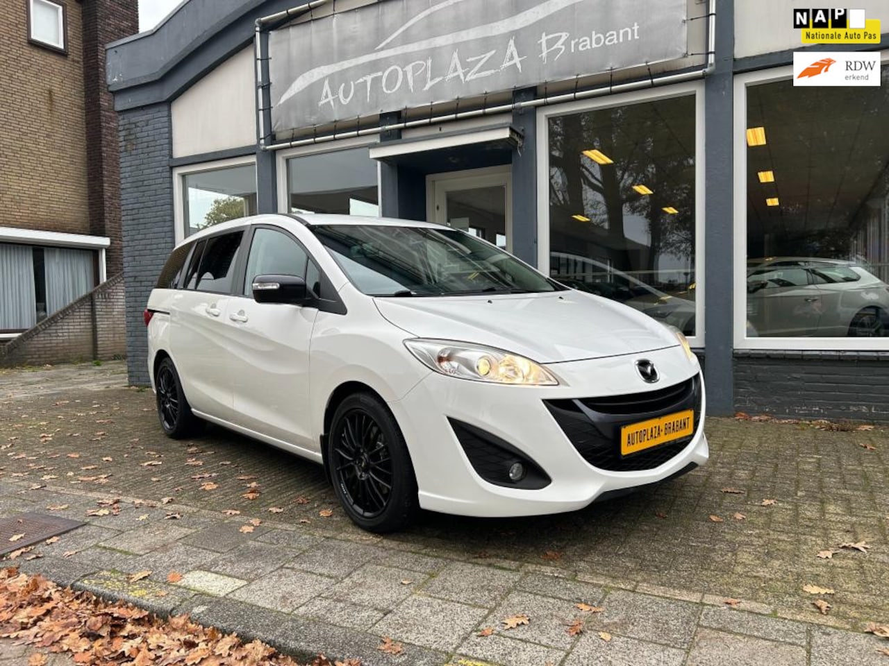 Mazda 5 - 2.0 / CLIMAT / CRUISE / PDC / 7 ZITS - AutoWereld.nl