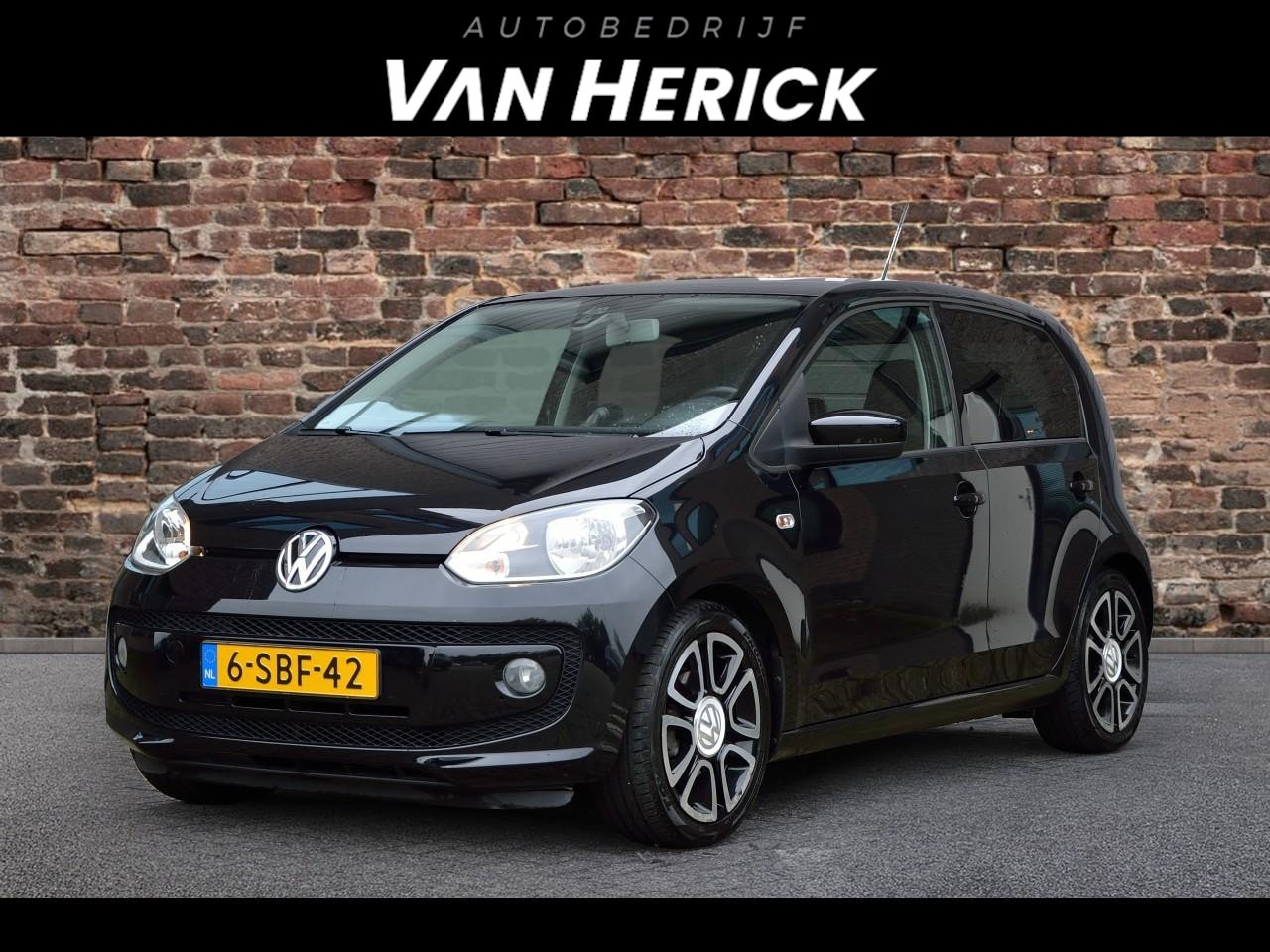 Volkswagen Up! - 1.0 high up! BlueMotion | Navi | Airco | 5 Deurs - AutoWereld.nl