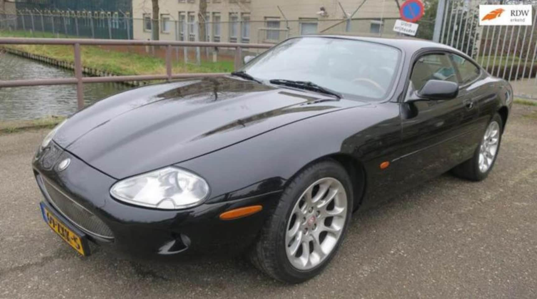 Jaguar XK8 - 4.0 V8 Coupé black / black uitvoering - AutoWereld.nl