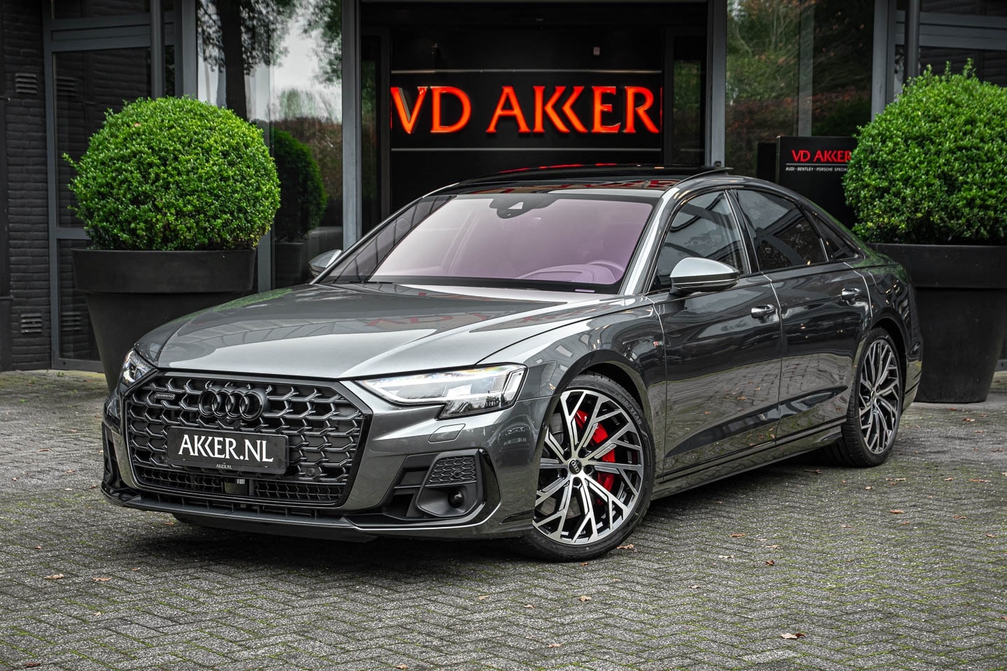 Audi A8 - 60 TFSI E QUATTRO S-LINE+MASSAGE+HEADUP+21INCH+360CAMERA - AutoWereld.nl