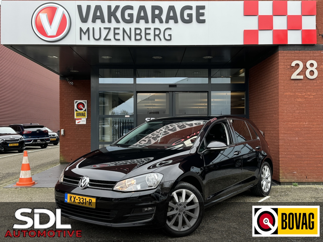 Volkswagen Golf - 1.4 TSI ACT Highline // NAVI // PDC // CRUISE // LEDER // TREKHAAK!! - AutoWereld.nl