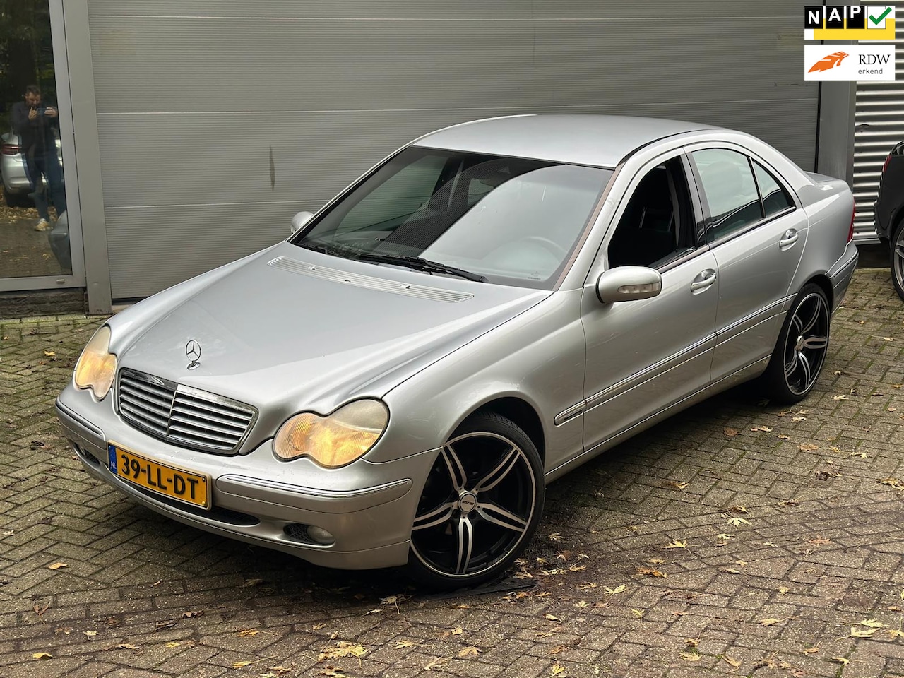 Mercedes-Benz C-klasse - 180 K. Elegance / NIEUWE APK / RIJDT SCHAKELT GOED / LM VELGEN - AutoWereld.nl