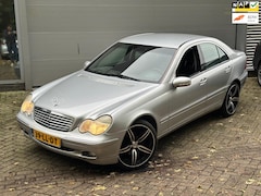 Mercedes-Benz C-klasse - 180 K. Elegance / NIEUWE APK / RIJDT SCHAKELT GOED / LM VELGEN