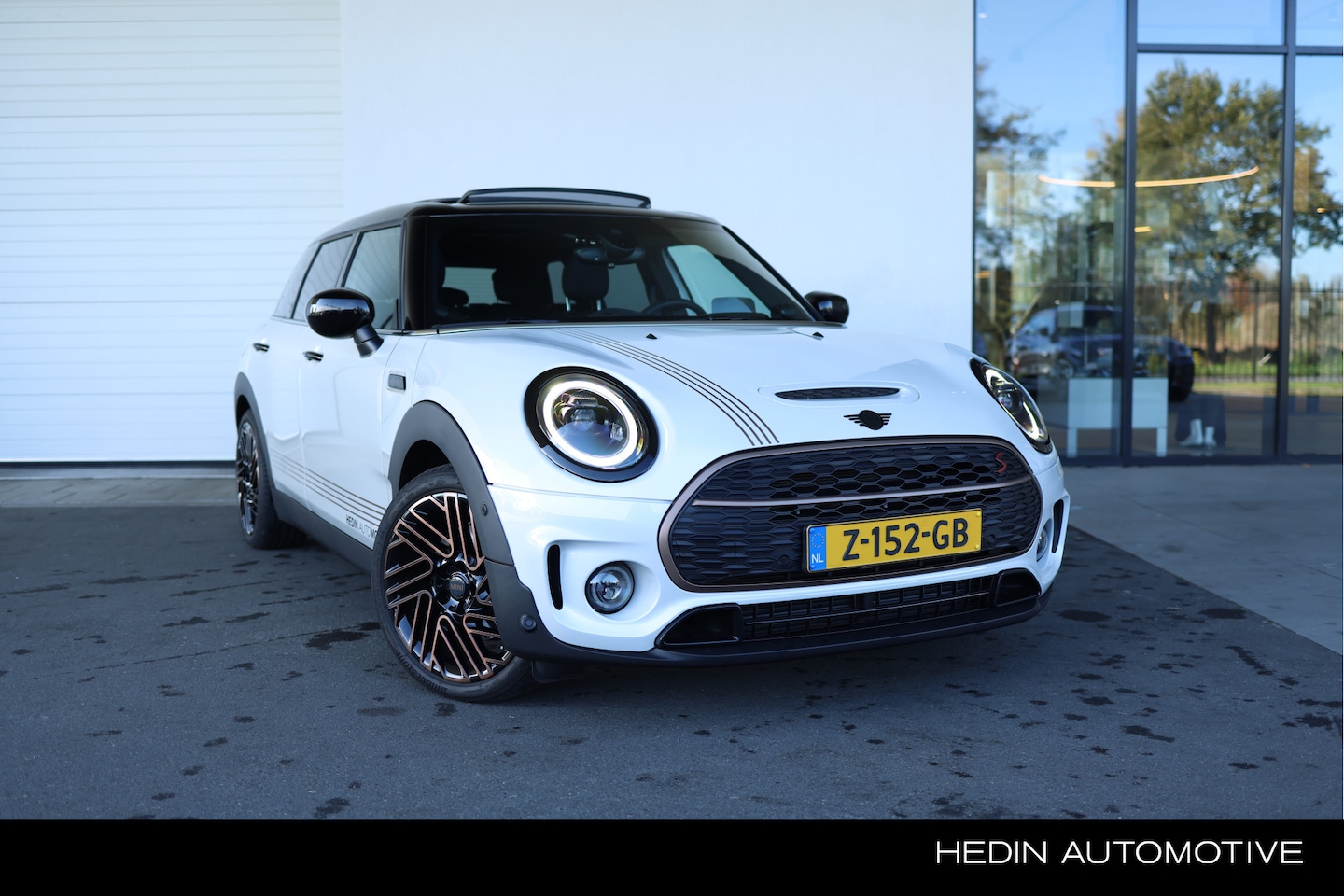 MINI Clubman - 2.0 Cooper S Final Edition | Glazen Panoramadak | ISOFIX | Elektrisch Verstelbare Stoelen - AutoWereld.nl