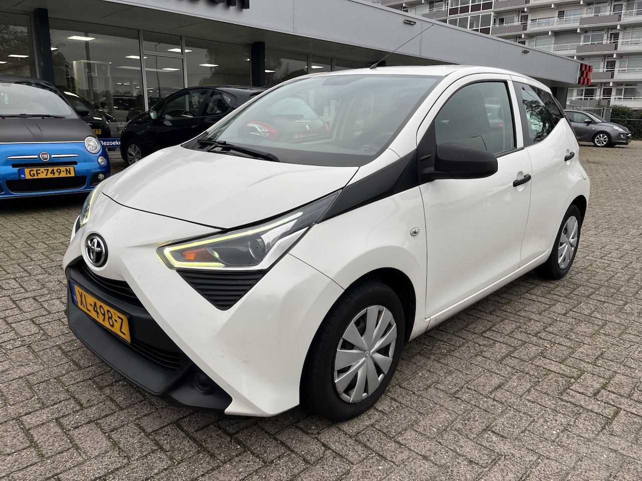 Toyota Aygo - 1.0 VVT-i x-fun 5 Drs Airco Bluetooth Nap - AutoWereld.nl