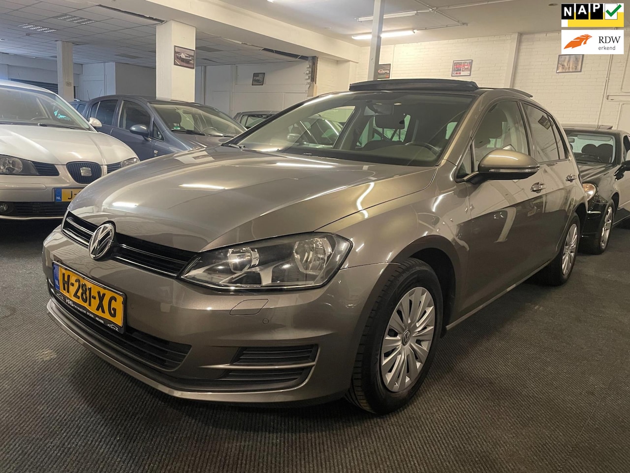 Volkswagen Golf - 1.2 TSI Highline/Panoramadak/Dealer onderhouden - AutoWereld.nl