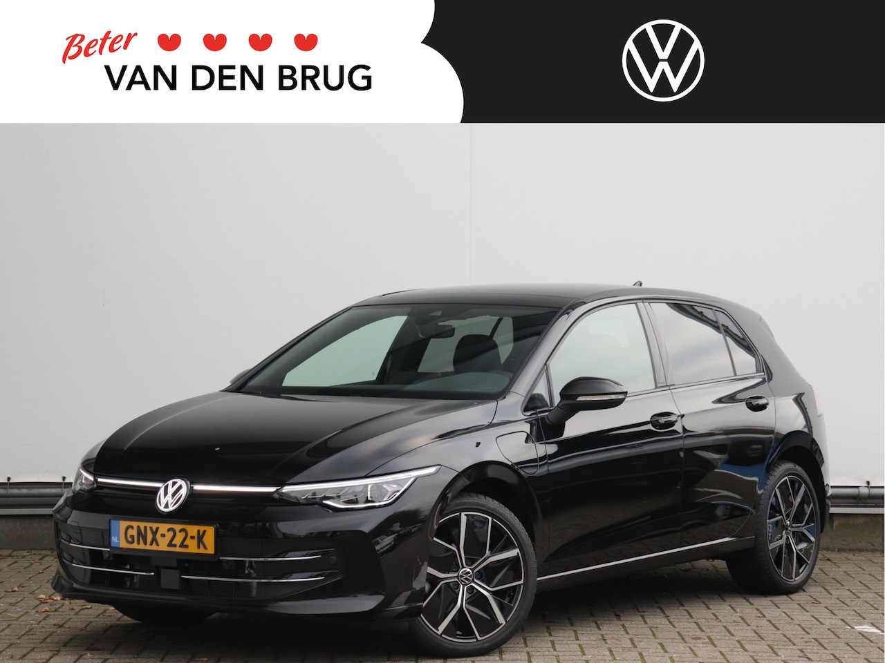 Volkswagen Golf - 1.5 eHybrid 50 Edition 204pk | Panorama dak | Adaptief onderstel | Wegklapbare trekhaak | - AutoWereld.nl