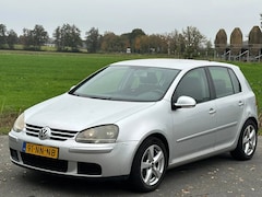 Volkswagen Golf - 1.6 FSI Sportline