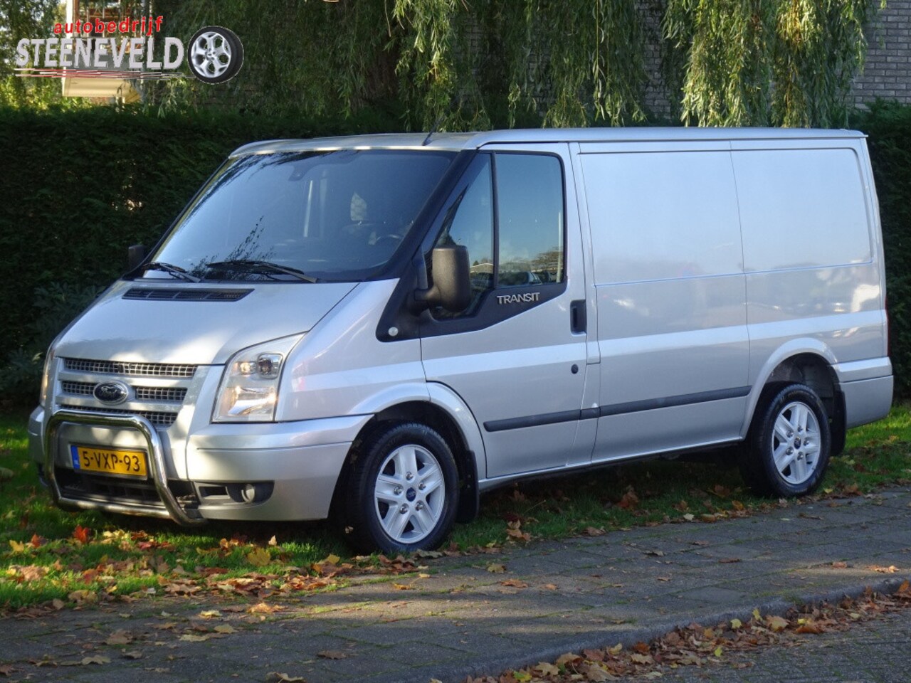 Ford Transit - 260S 2.2 TDCI Limited met Navi en Trekhaak - AutoWereld.nl