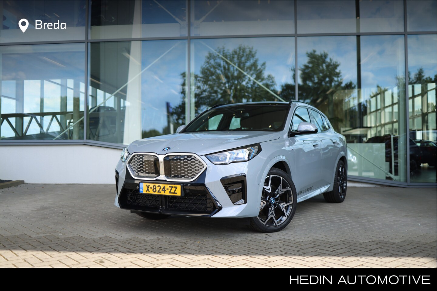 BMW iX2 - xDrive30 65kWh | M-Sportpakket | Adaptief M-onderstel | Panoramadak elektrisch | Head-Up D - AutoWereld.nl