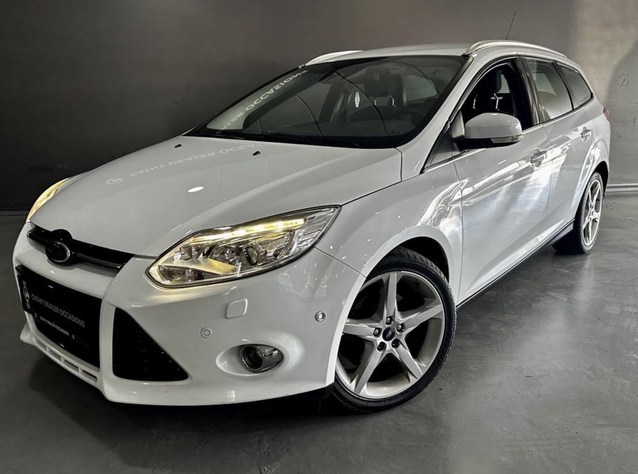 Ford Focus Wagon - 1.6 EcoBoost 182PK Titanium 18" LMV NAV PDC Cruise Climate Bluetooth - AutoWereld.nl