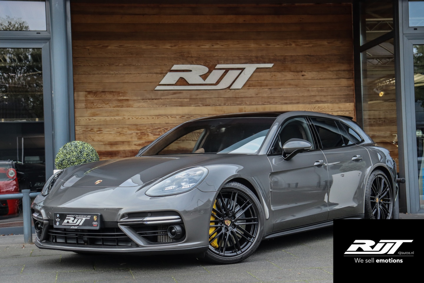 Porsche Panamera - ST 4.0 V8 Turbo S E-Hybrid 680PK **Keramisch/Panorama/ACC/NightVision** - AutoWereld.nl