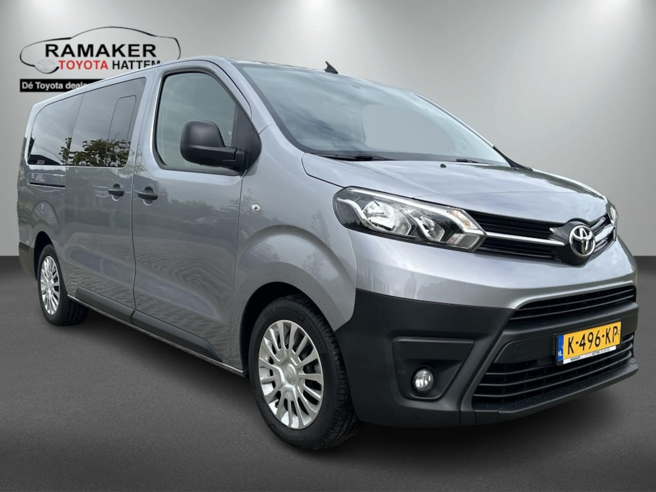 Toyota ProAce Shuttle - 2.0 D-4D 9-Persoons+automaat+Navigatie - AutoWereld.nl