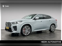 BMW iX2 - xDrive30 65kWh | M Sportpakket Pro | M Adaptief onderstel | Comfort Access | Trekhaak met