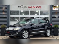 Volkswagen Tiguan - 1.4 TSI Sport&Style PANO / XENON / AUT / TREKHAAK