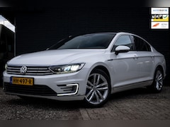 Volkswagen Passat - 1.4 TSI GTE Highline | Pano | Alcantara | Carplay