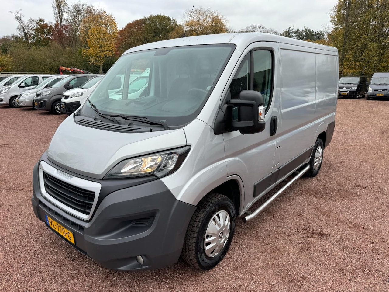 Peugeot Boxer - 330 2.2 HDI 131PK L1H1 Première Airco Cruise Control - AutoWereld.nl