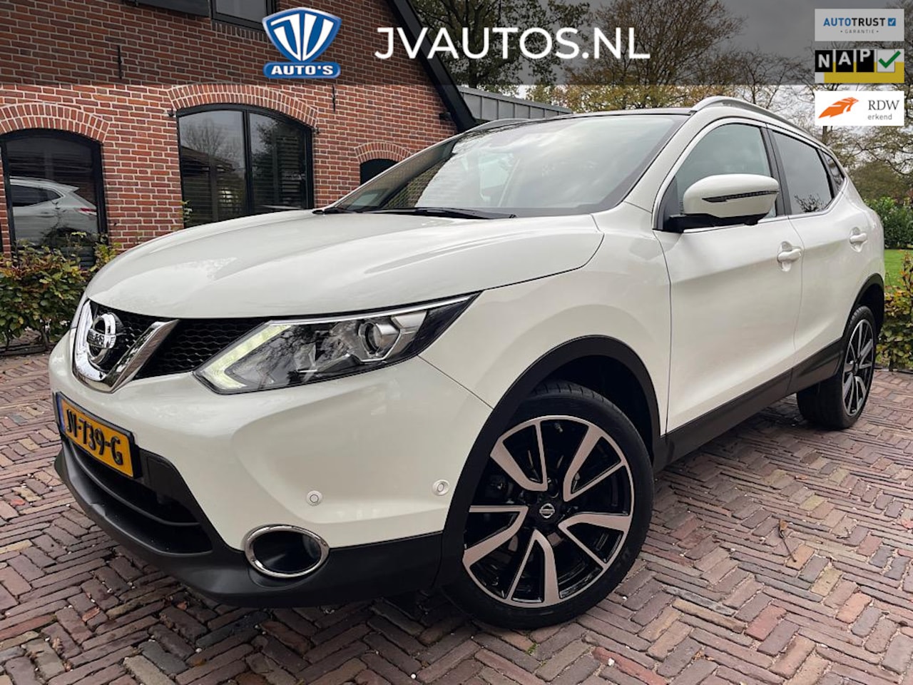 Nissan Qashqai - 1.2 Tekna 1.2 Tekna,panoramadak,leder,32 dz km!! - AutoWereld.nl