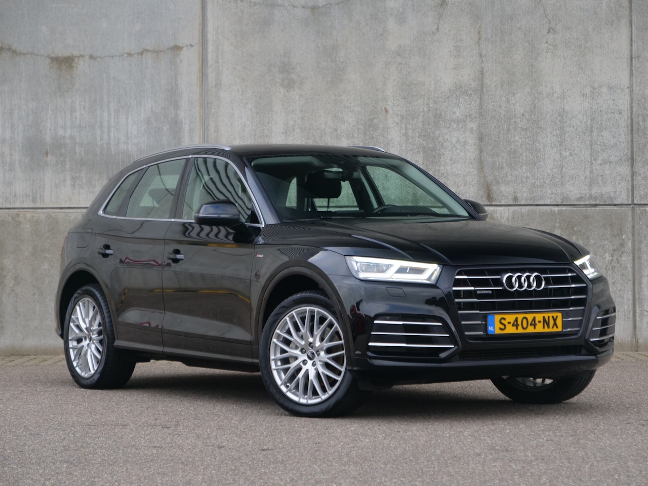 Audi Q5 - 55 TFSI e Quattro | navigatie | led | keyless Go&entry | trekhaak.. - AutoWereld.nl