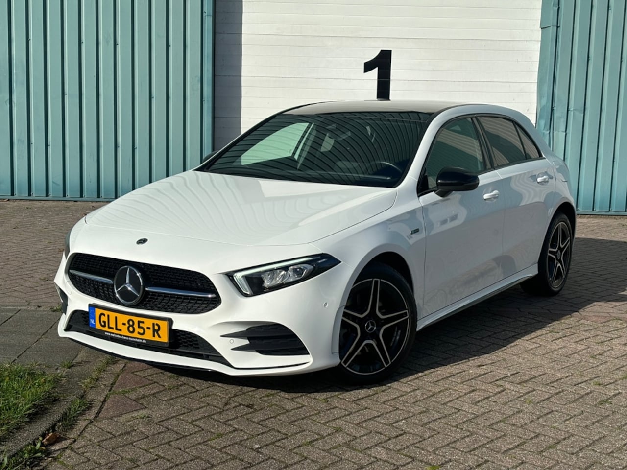 Mercedes-Benz A-klasse - 250 e Limited AMG Night Panoramadak!! - AutoWereld.nl