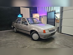 Opel Kadett - 1.6i LS kat.