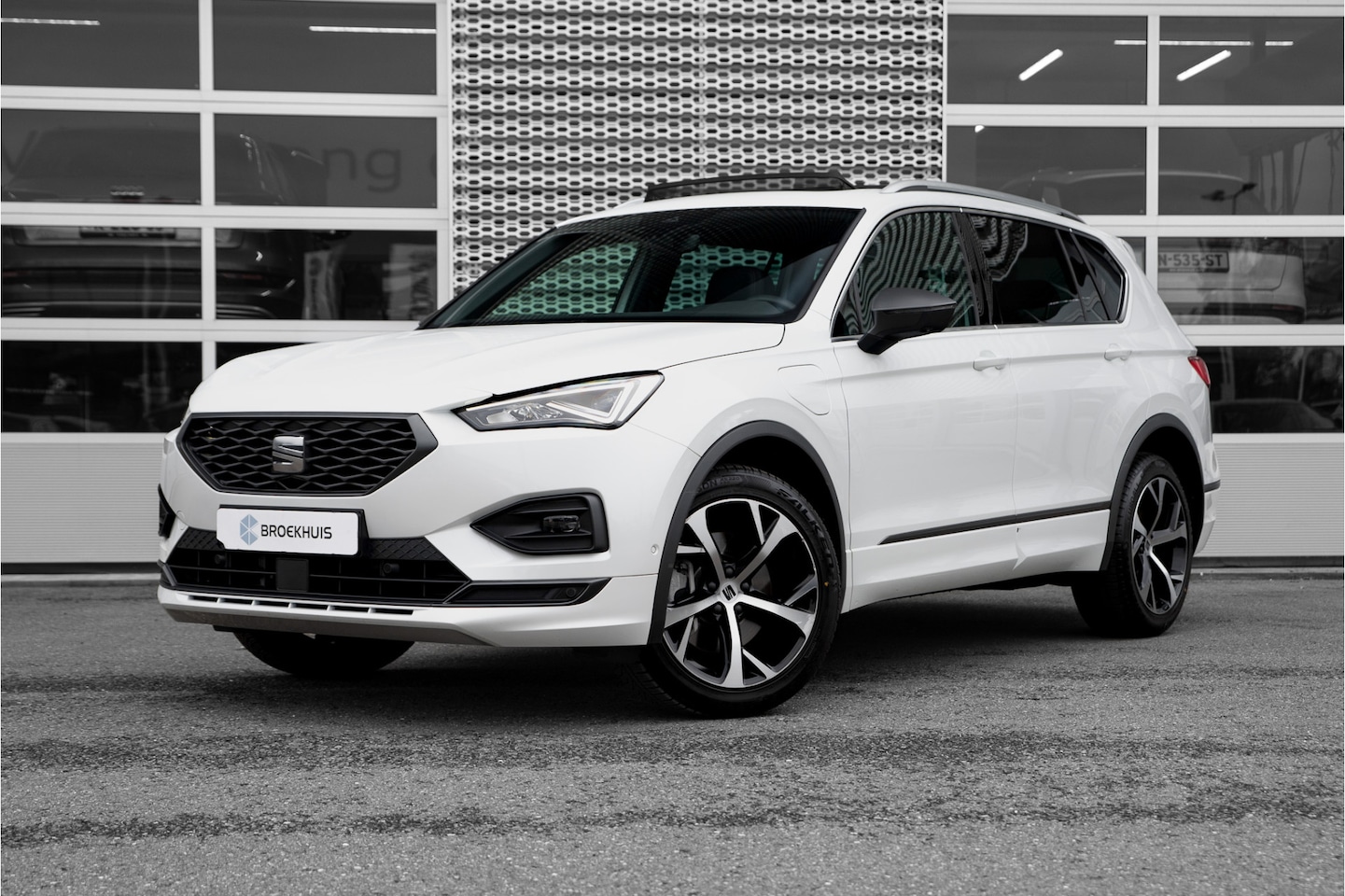 Seat Tarraco - 1.4 TSI e-Hybrid PHEV FR Business Intense | Panoramadak | Leder interieur | Camera - AutoWereld.nl