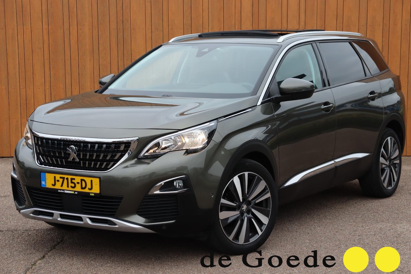 Peugeot 5008 - 1.2 PureTech B.L. Premium 7-persoons org. NL-auto pano/schuifdak trekhaak camera - AutoWereld.nl