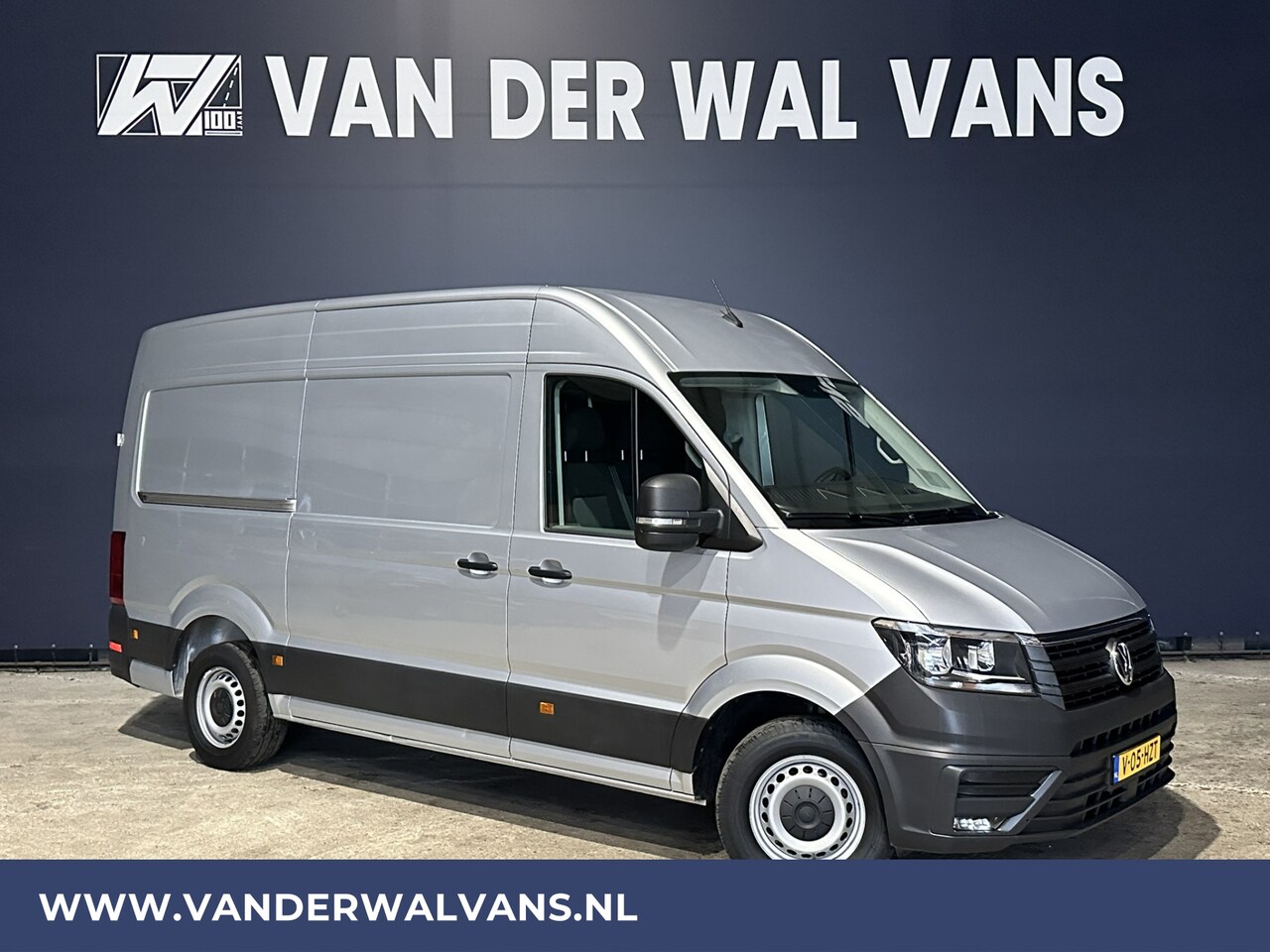 Volkswagen Crafter - 2.0 TDI 141pk L3H3 L2H2 Euro6 Airco | 3000kg Trekhaak | Cruisecontrol Bijrijdersbank - AutoWereld.nl