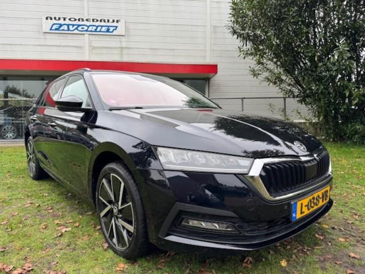 Skoda Octavia Combi - 1.4TSI IV PHEV BUSINESS EDITION/VIRTDASH/LED/THAAK/ - AutoWereld.nl