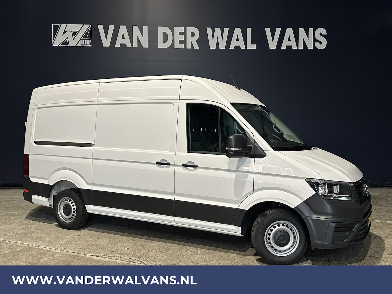 Volkswagen Crafter - 2.0 TDI 141pk L3H3 L2H2 Euro6 Airco | Camera | Apple Carplay | Android Auto Parkeersensore - AutoWereld.nl