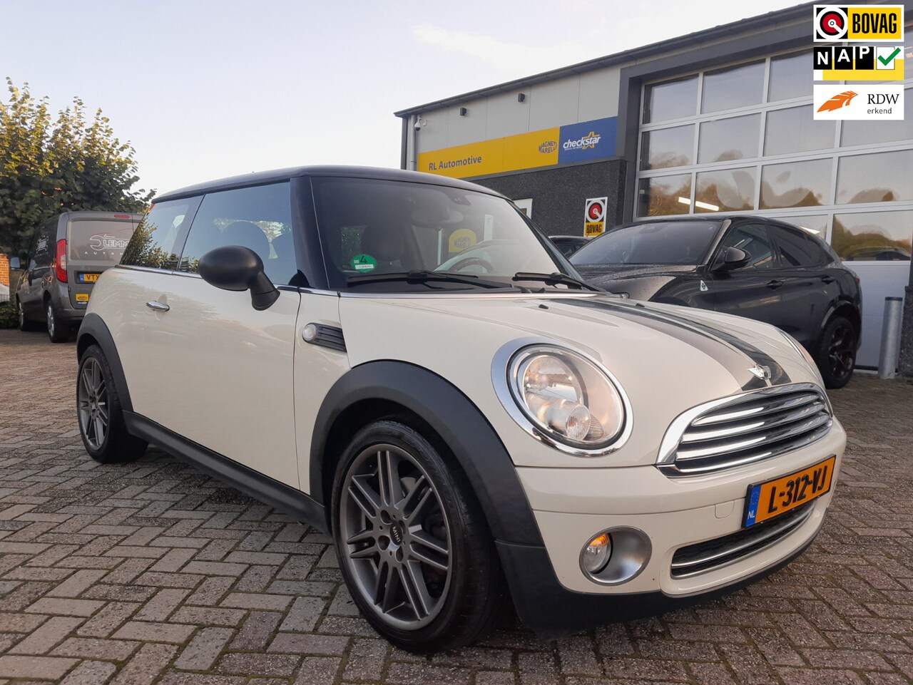 MINI One - Mini 1.4 Business Line - Airco - AutoWereld.nl