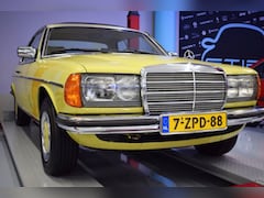 Mercedes-Benz 230 - Coupé C123