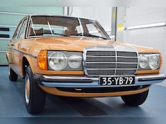 Mercedes-Benz 230 - Sedan W123