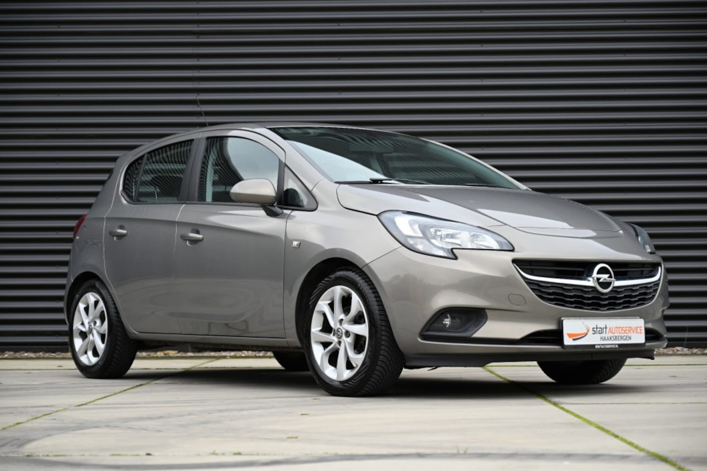 Opel Corsa - 1.4 Edition  Nav  Cruise  16 LMV - AutoWereld.nl